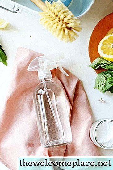 19 façons de vinaigre pour nettoyer votre maison, une pièce à la fois