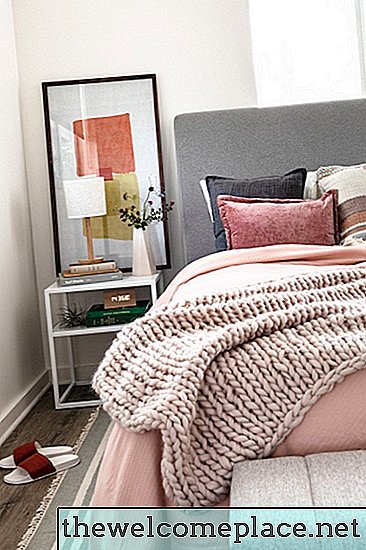 3 eenvoudige en goedkope manieren om uw slaapkamer een zomerse make-over te geven