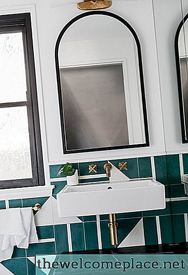 5 idee moderne per l'illuminazione del bagno che ti faranno desiderare di fermarti e guardare