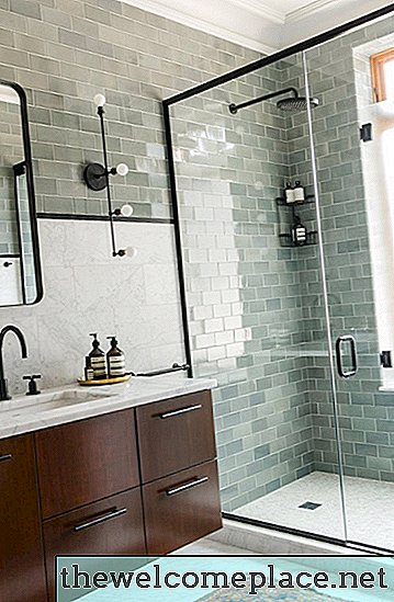 7 пишних зелених ідей для ванної, які надихають на розслаблення