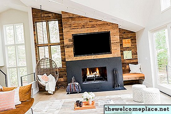 8 cheminées rustiques qui transformeront votre maison en une charmante retraite en chalet