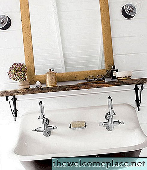 8 Aufbewahrungsideen für Badezimmer mit schwimmenden Waschbecken