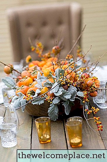 9 Κεντρικά στοιχεία λουλουδιών ευχαριστιών που θα ολοκληρώσουν το τραπέζι σας