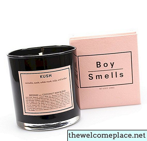 Добави в кошницата: Свещи от момче за мирис, които ще ви изпратят на екзистенциален дневен крем