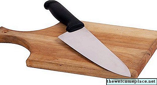 Prednosti i nedostaci kuhinjskih noževa visokog ugljičnog čelika