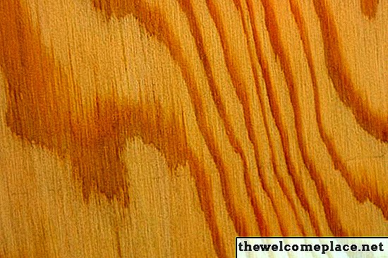 Las ventajas de la madera contrachapada terminada vs. Placa de yeso