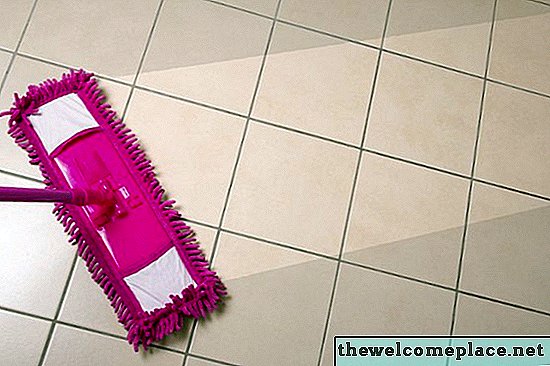 A melhor solução de limpeza para pisos de ladrilhos