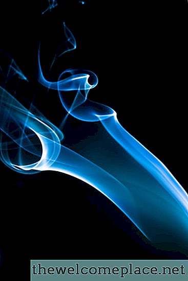Les meilleurs matériaux pour absorber les odeurs de fumée