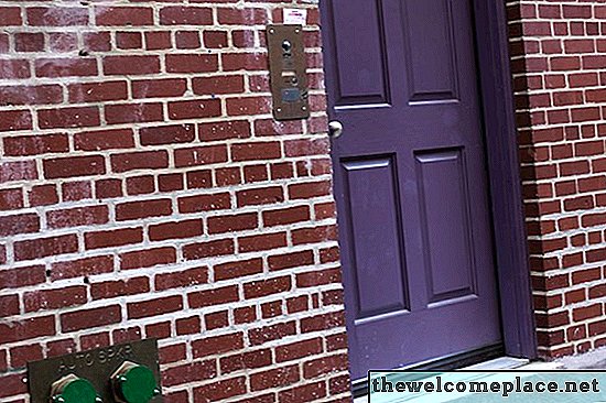 As melhores cores de tinta para portas da frente de casas de tijolo