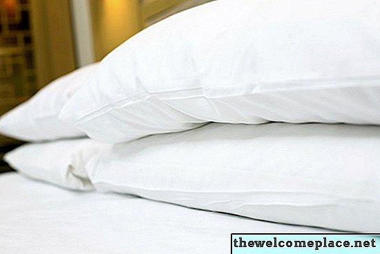 ¿Se pueden guardar las almohadas en bolsas de almacenamiento al vacío?