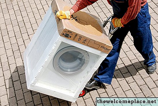 Uma máquina de lavar pode ser transportada de costas?