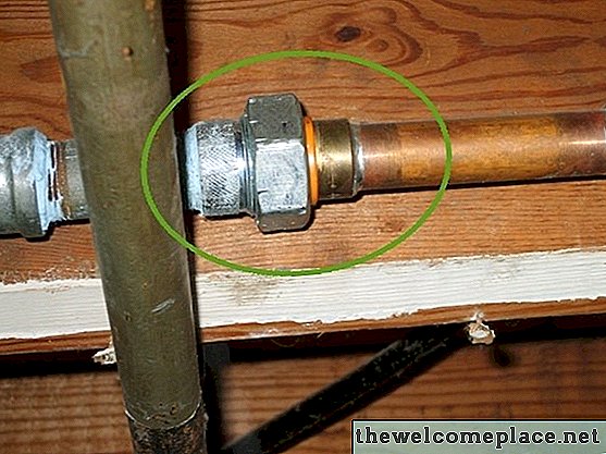 Pouvez-vous connecter un tuyau de cuivre à un tuyau galvanisé?