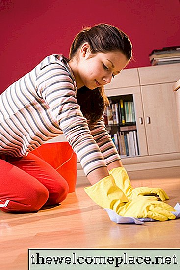 Bạn có thể sử dụng chất làm mềm vải lỏng để làm cho sàn nhà tỏa sáng?
