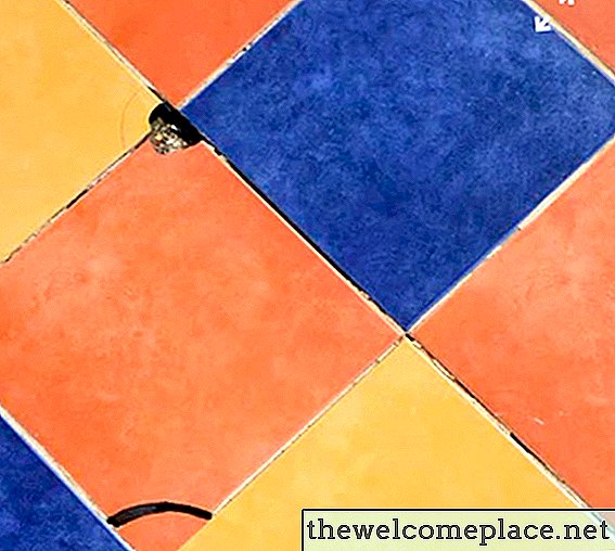 Reparação de azulejos: Como substituir um azulejo quebrado