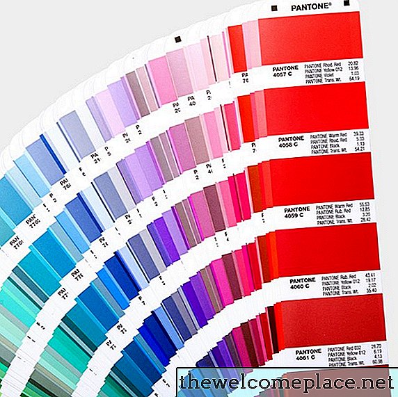 Color Us Excited: Pantone hat gerade mehr als 200 neue Farbtöne veröffentlicht