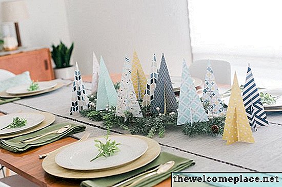 Kreieren Sie mit unseren DIY-Papierbäumen ein einfaches Weihnachts-Herzstück