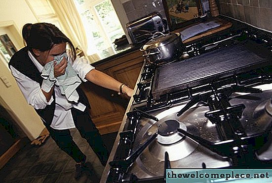 Los peligros de un horno de fuel oil huelen en la casa