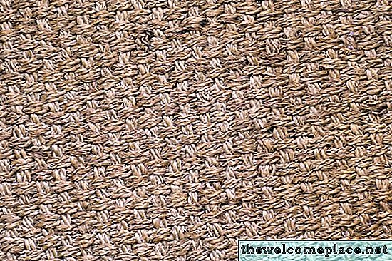 Różnica między dywanami z juty i sizalu