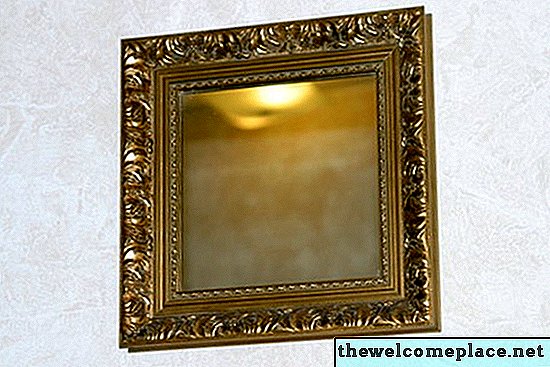 Rozdíl mezi zrcadlovým sklem a okenním sklem