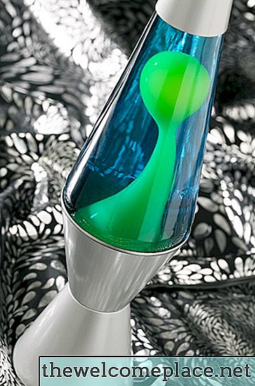 Lámparas de lava de bricolaje en botellas de alcohol