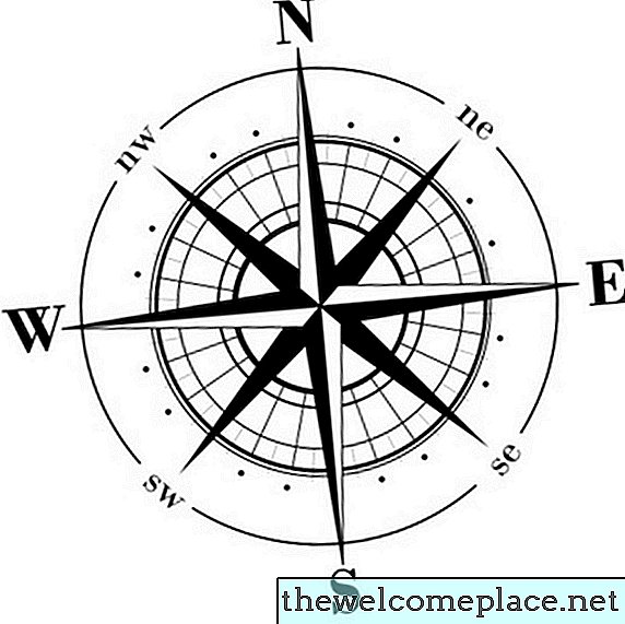 DIY Mariner Kompass Rose Medaillon auf Betonboden