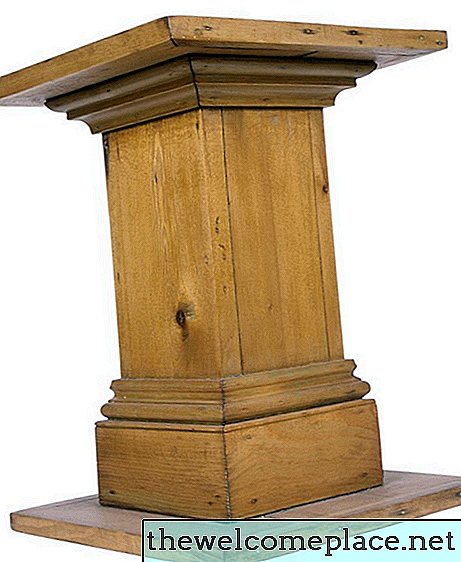 Pedestal de madera de bricolaje