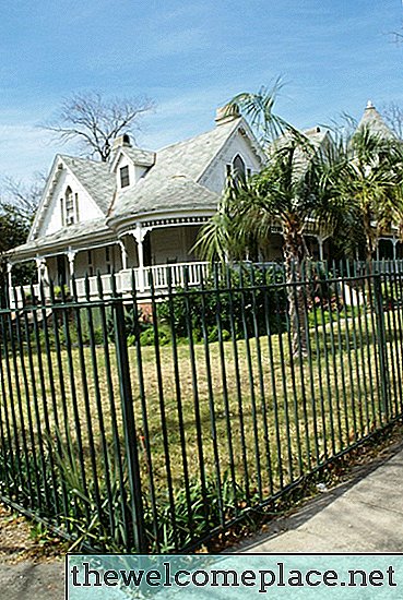 Ai-je besoin de la permission d'un voisin pour construire une clôture?