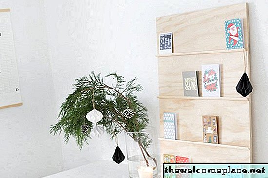 Möchten Sie Ihre Weihnachtskarten nicht auf diesem DIY-Sperrholzhalter anzeigen?