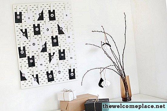 Erstellen Sie auf einfache Weise einen modernen Adventskalender mit diesem niedlichen IKEA-Steckbrett