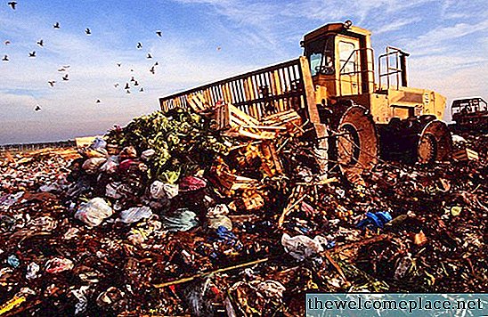 آثار التخلص غير السليم من النفايات
