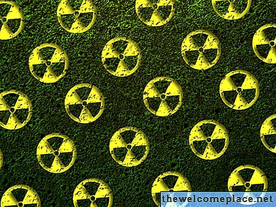 آثار الإشعاع النووي على البيئة
