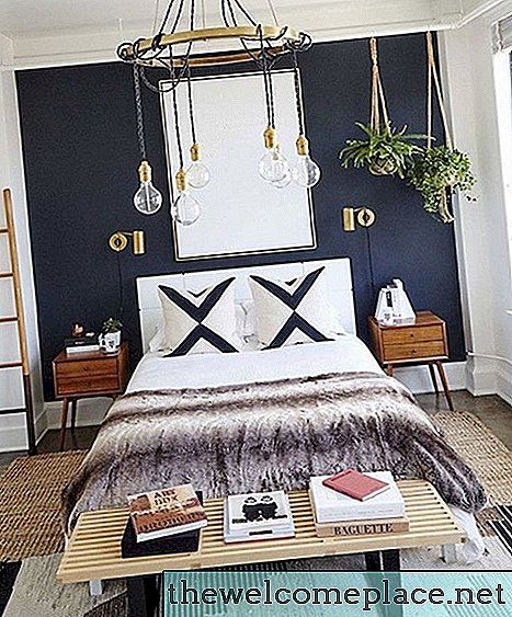 Befolgen Sie das Beispiel dieses Schlafzimmers für eine raffinierte Version von Boho-Chic