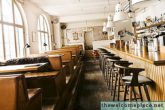 De madeira a uísque, este bar de Copenhague presta atenção aos detalhes