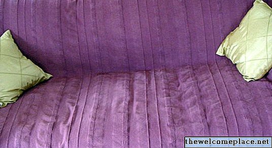 Lances de móveis para sofás que grudam