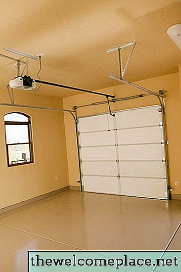 Requisitos de espacio para puertas de garaje