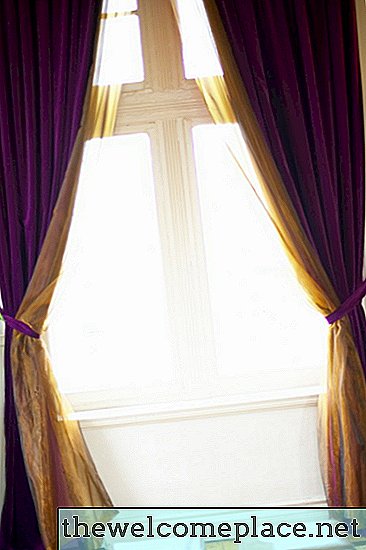Altura de cortinas con dobladillo sobre registros de calefacción