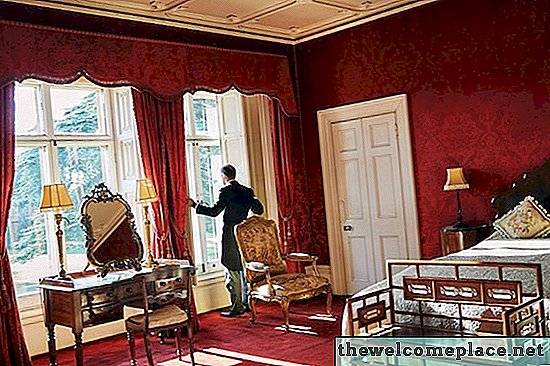 Her er, hvordan du kan bo i 'Downton Abbey' -slottet for mindre end $ 200