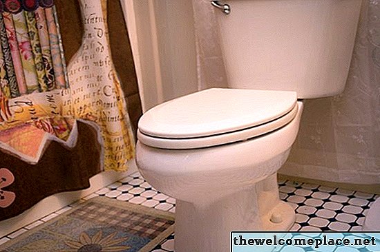 Nettoyant pour tablettes de réservoir de toilette fait maison