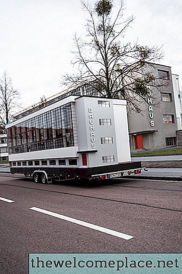 Quão fofa é essa pequena casa da Bauhaus sobre rodas?