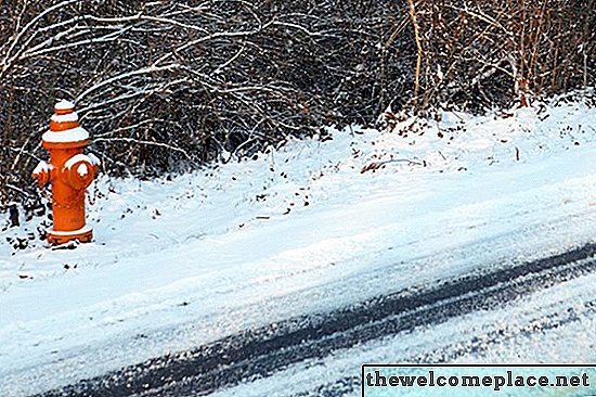 Kako globoko bi morali zakopati vodovodne cevi?