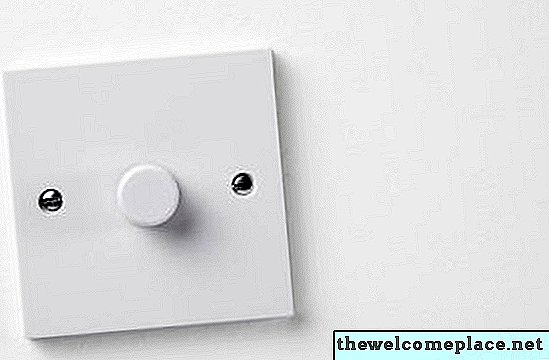 ¿Cómo omito un interruptor de atenuación?