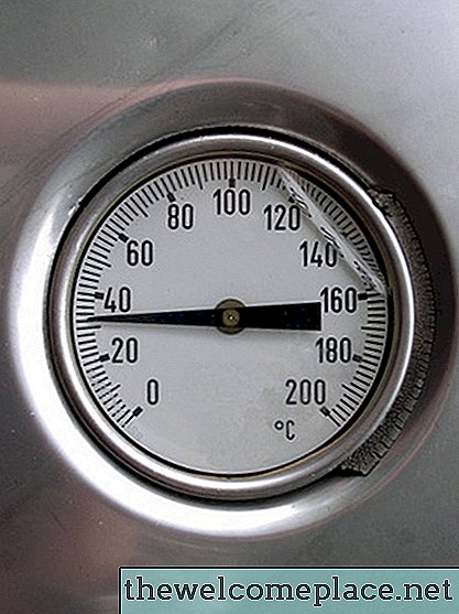 Como altero Celsius para Fahrenheit em uma geladeira Frigidaire?