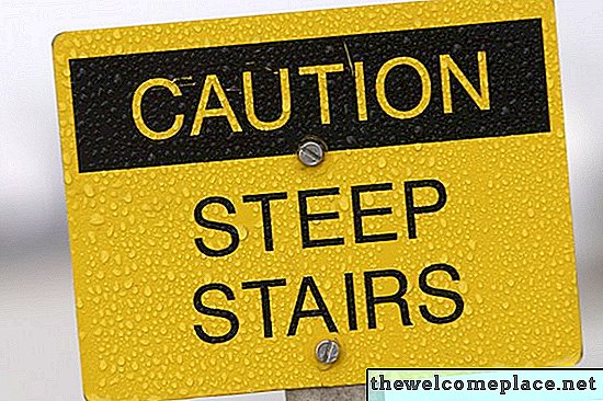 Jak opravím schody, které jsou nebezpečně strmé?