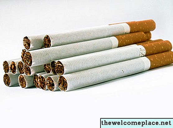 インテリアのレンガからタバコの煙の臭いを取り除く方法は？