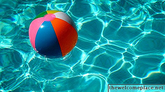 Jak nízké pH ovlivňuje hladiny chloru v bazénu?