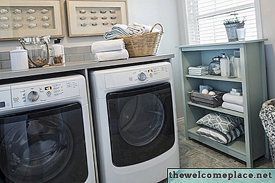 Quanto espaço é necessário em torno de uma máquina de lavar e secar roupa?