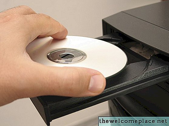 Колко съхранение държи DVD?