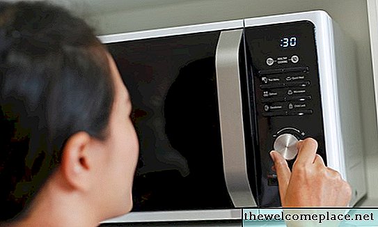 Bagaimana Seharusnya Microwave Dengan Ventilasi Diposisikan Di Atas Kompor?