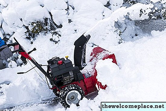 Cómo ajustar un gobernador de Briggs & Stratton