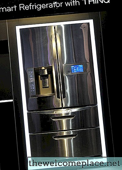 LG冷蔵庫の水ディスペンサーを調整する方法
